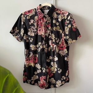 Floral short sleeve shirt.